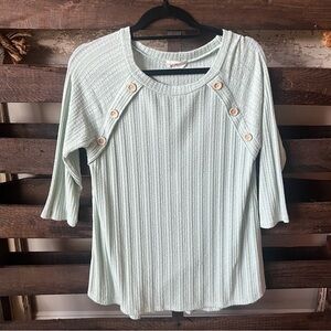 HOPELY 3/4 Sleeve Top w/Button Detail in Seafoam Green SMALL